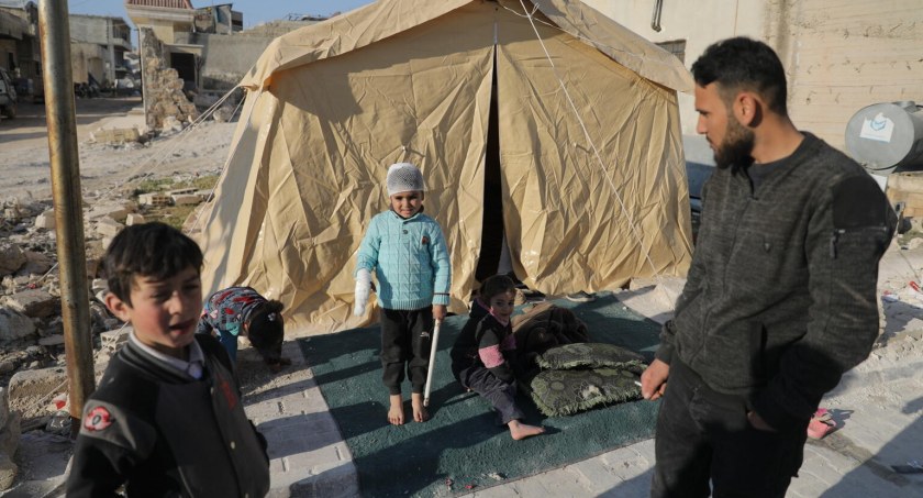 Tysiące dzieci zagrożonych po trzęsieniach ziemi w Turcji i Syrii