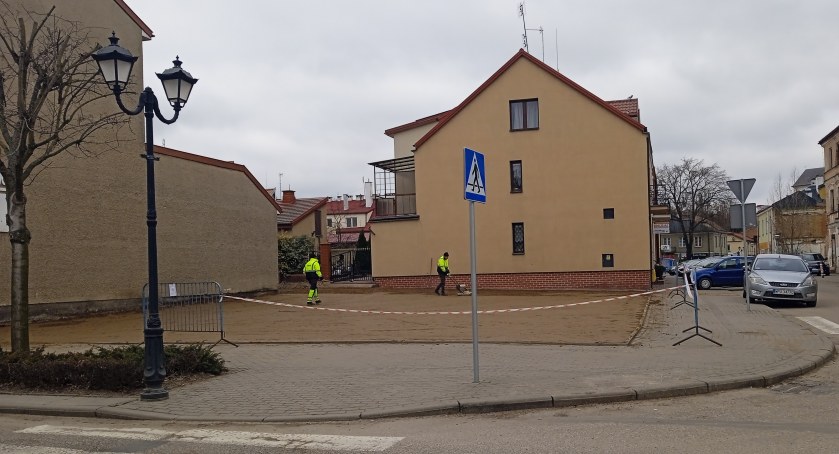 Gmina dzierżawi ten plac z przeznaczeniem na parking