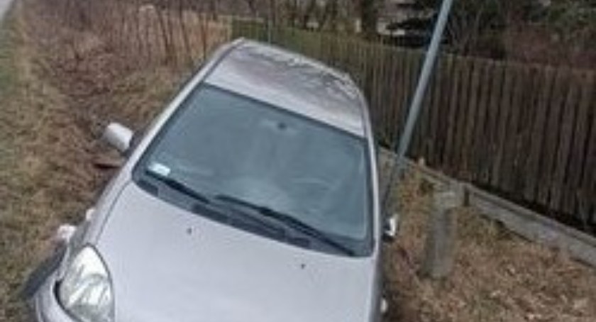 Zderzenie trzech aut w Lipnikach