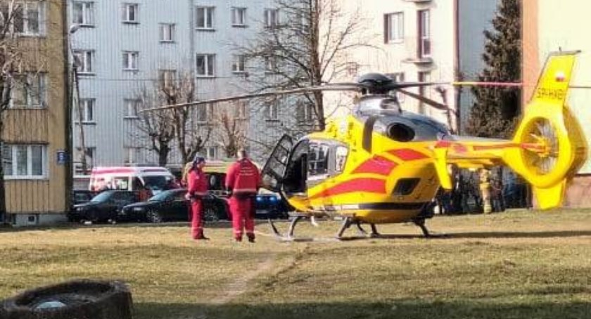 Cztery osoby z podejrzeniem zatrucia czadem zabrane do szpitala