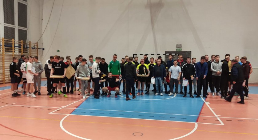 Znamy zwycięzców XXIII Miejsko-Powiatowej Halowej Ligi Piłki Nożnej