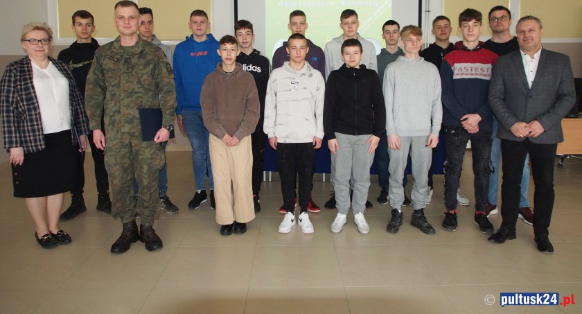 Pilotażowy program MON realizowanym w ZSZ im. J. Ruszkowskiego. Młodzież w czerwcu pojedzie na szkolenie wojskowe