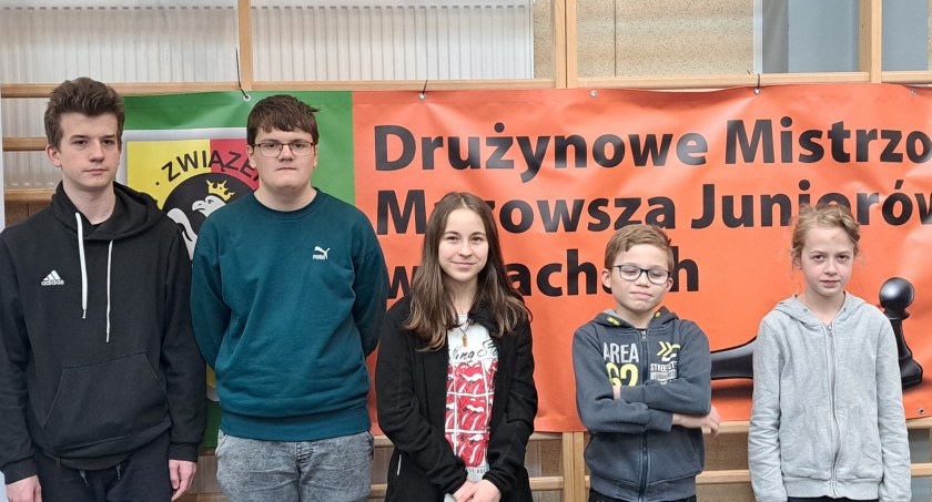 Juniorzy Nadnarwianki na Drużynowych Mistrzostwach w Szachach
