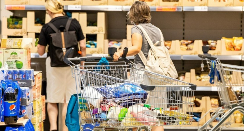 Wielkanoc będzie skromniejsza niż rok temu. Więcej Polaków ograniczy wydatki na żywność