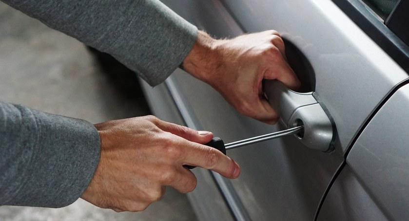 Zabezpiecz swoje auto przed kradzieżą - w święta złodzieje nie odpoczywaja