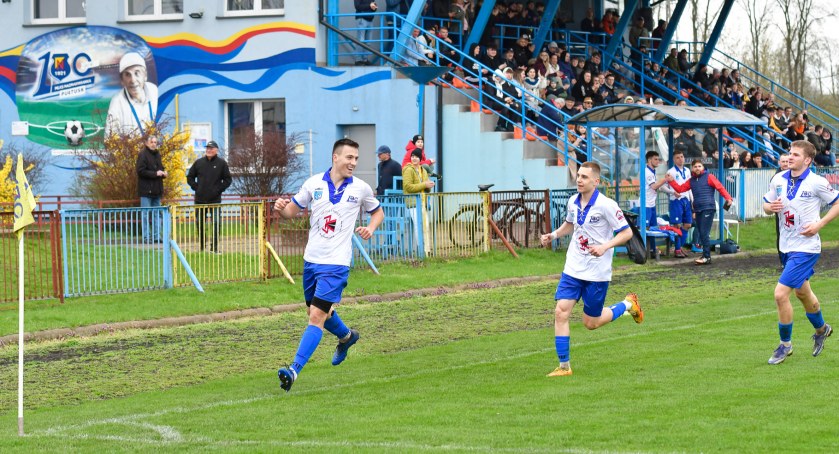 Nadnarwianka – Maszewo 1-0