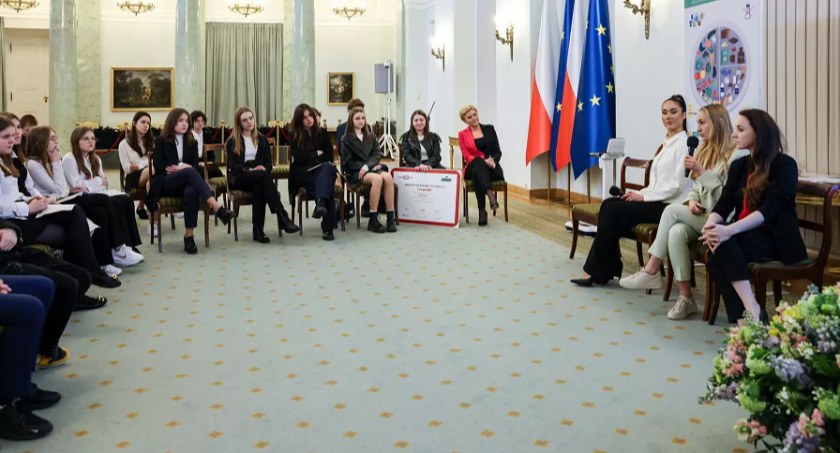 Uczniowie z Płocochowa wyróżnieni w konkursie OGÓLNOPOLSKI TEST O ZDROWIU