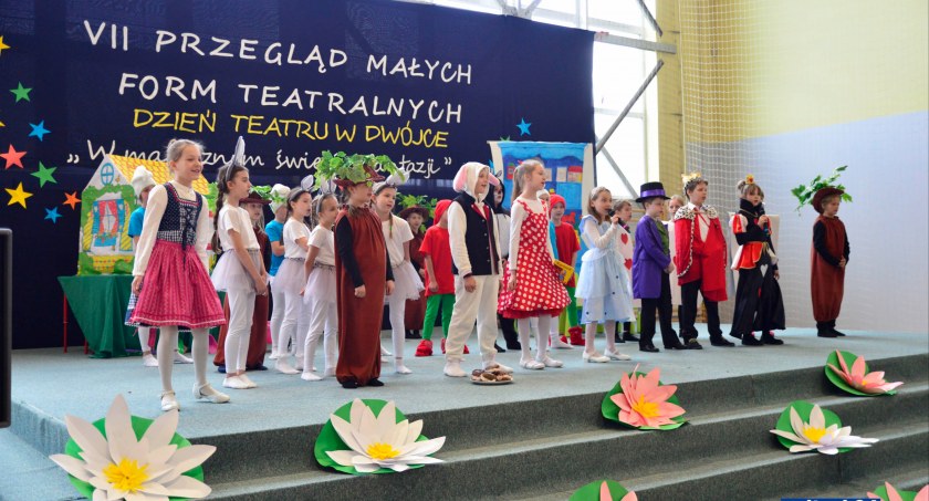 W magicznym świecie fantazji – Dzień Teatru w Dwójce