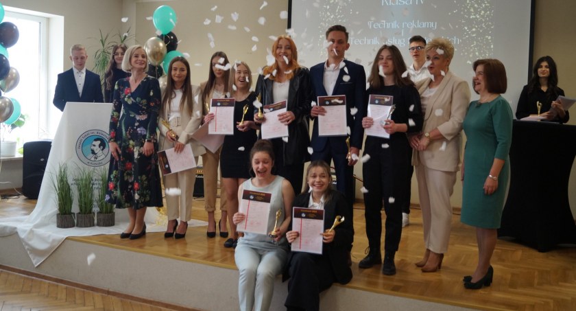 Gala wręczenia Oskarów Prusa – pod takim hasłem odbyła się uroczystość ukończenia szkoły