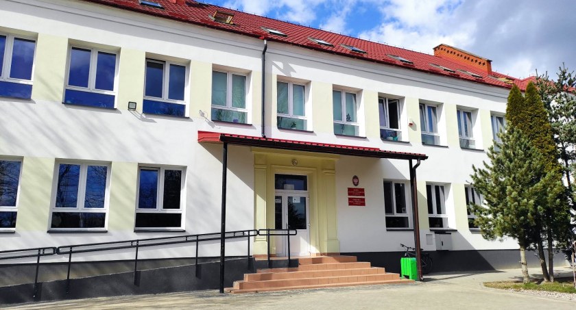 Termomodernizacja budynku szkoły w Zatorach dobiegła końca