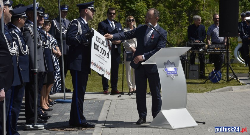 100 tysięcy dla pułtuskiej Policji w prezencie od samorządów