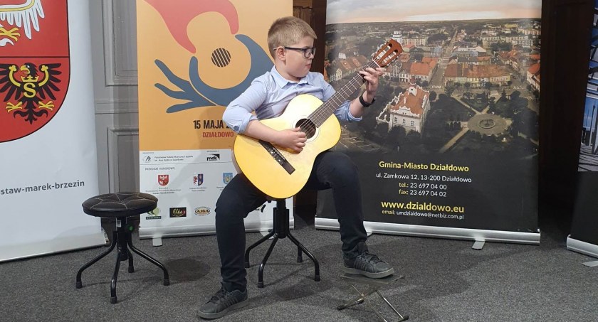 Młody pułtuszczanin nagrodzony w Ogólnopolskim konkursie gitarowym