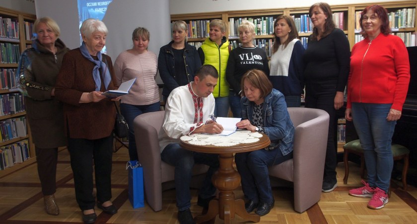 Spotkanie z lekarzem i autorem książki Illią Balandiukiem-Opalińskim w pułtuskiej bibliotece