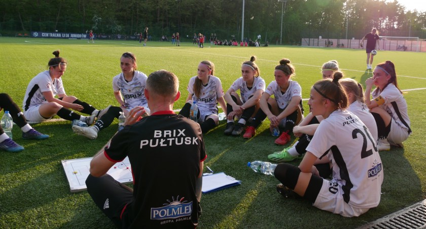 Dziewczyny z FUKS grały z liderem IV ligi