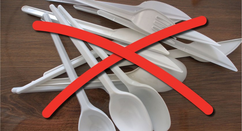Koniec z jednorazowym plastikiem. Dziewięć zakazanych produktów