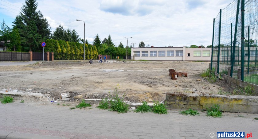Powstaje nowy parking