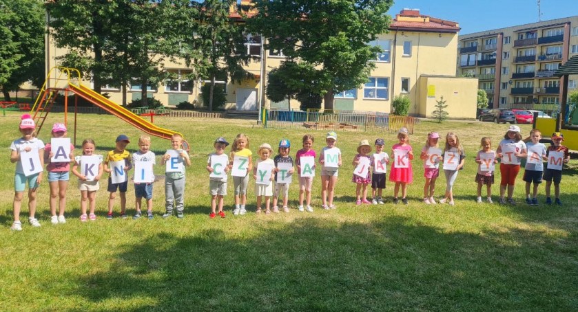 Jak nie czytam, jak czytam - przedszkolaki z miejskiej piątki wzięły udział w akcji