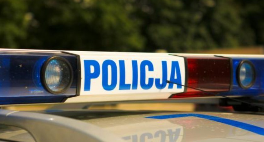 Poważny wypadek w Gzowie. Operator koparki wypadł z pojazdu