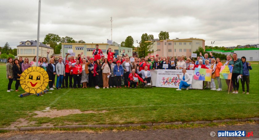 Podsumowanie zmagań na pułtuskim stadionie - XXI Międzypowiatowy Mityng Lekkoatletyczny Osób Niepełnosprawnych 