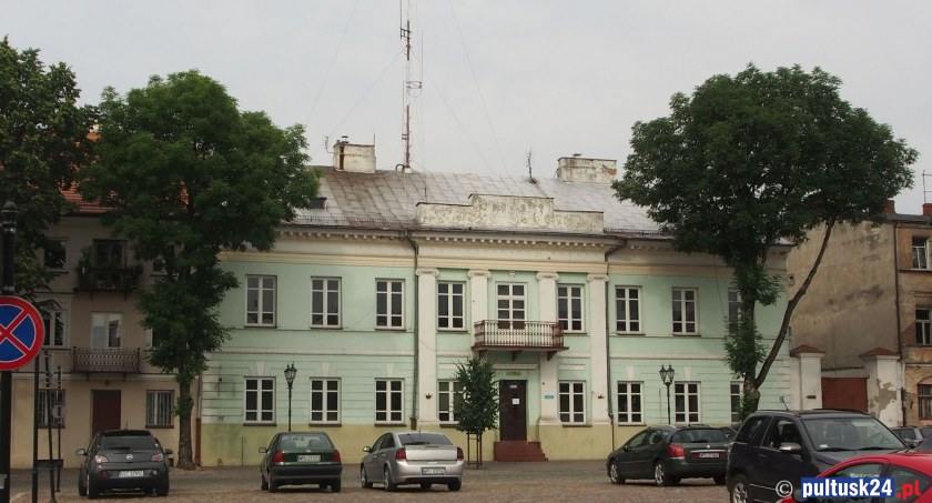   Radni Rady Miejskiej w Pułtusku za przejęciem budynku po starej komendzie Policji