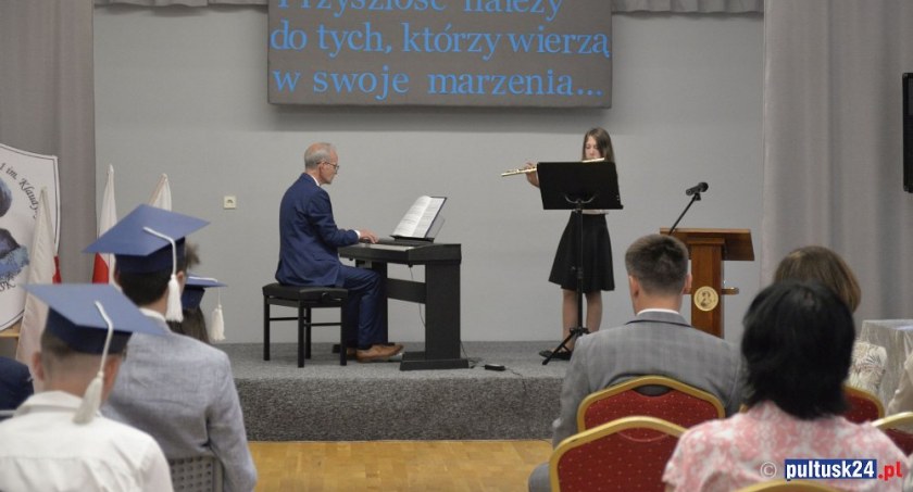 Pożegnanie absolwentów PSP nr 1 w Pułtusku (FILM)