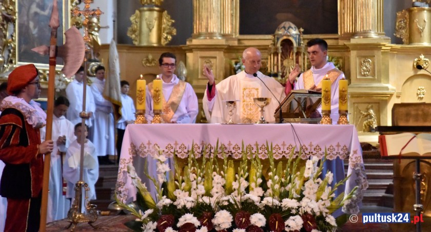 Wzruszająca uroczystość w pułtuskiej kolegiacie
