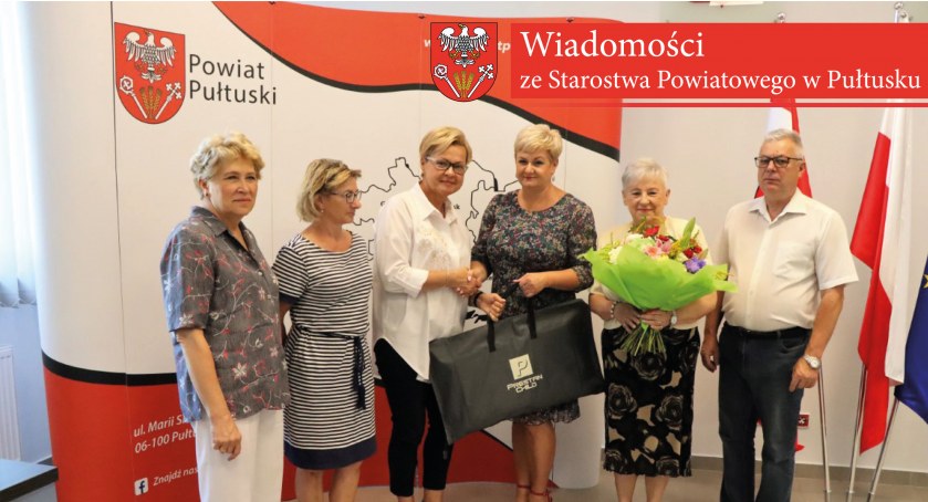 Przekazanie zestawu do badania piersi Stowarzyszeniu Amazonek w Pułtusku