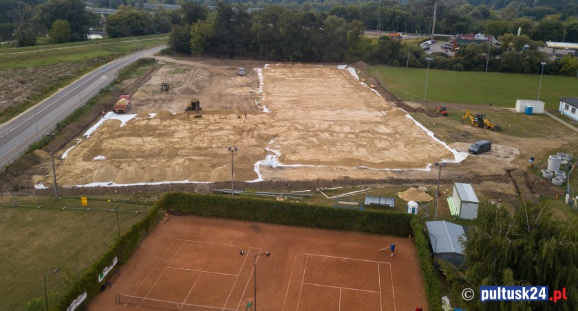 Na stadionie praca wre