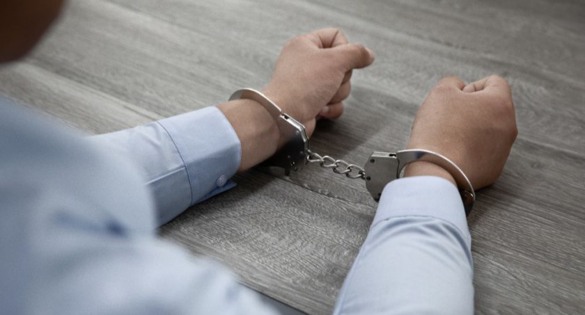 Przyszedł na policję zapytać, czy jest poszukiwany 