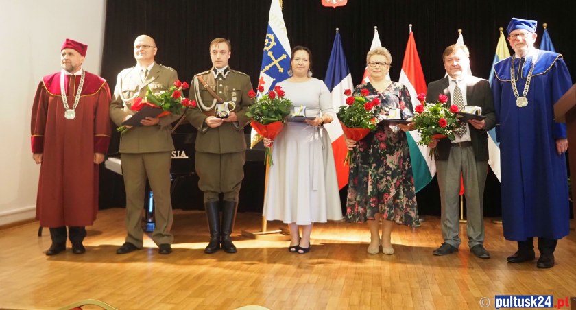 Uroczysta sesja Rady Miejskiej i wręczenie medali 