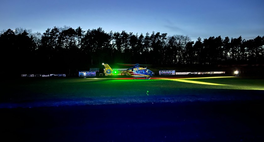 Miejsce nocnego lądowania LPR oczami załogi śmigłowca i strażaków