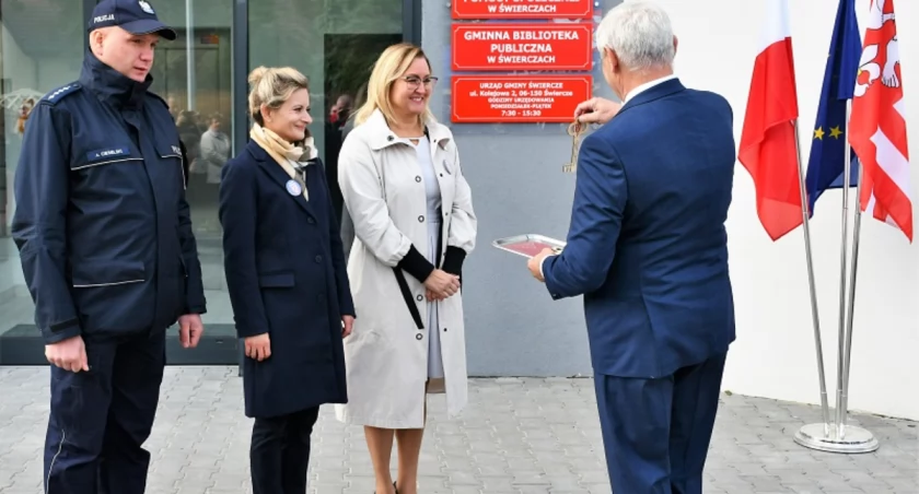 Nie tylko urzędnicy, ale i policjanci ze Świercz mają nową siedzibę