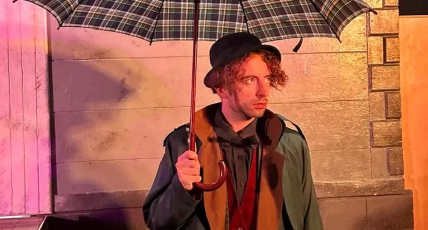 Michał Buźniak - pułtuszczanin, absolwent LO, aktorem wrocławskiego teatru