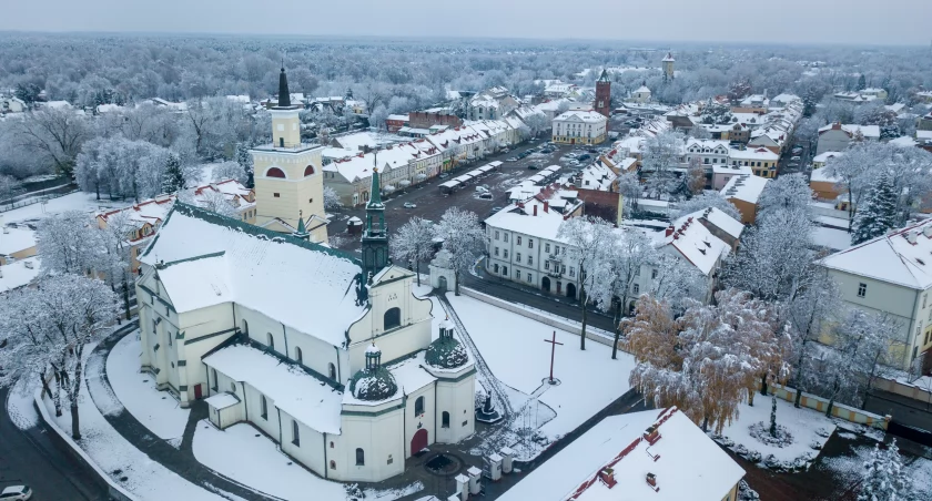 Zimowy (choć listopadowy) lot nad Pułtuskim [film, zdjęcia]