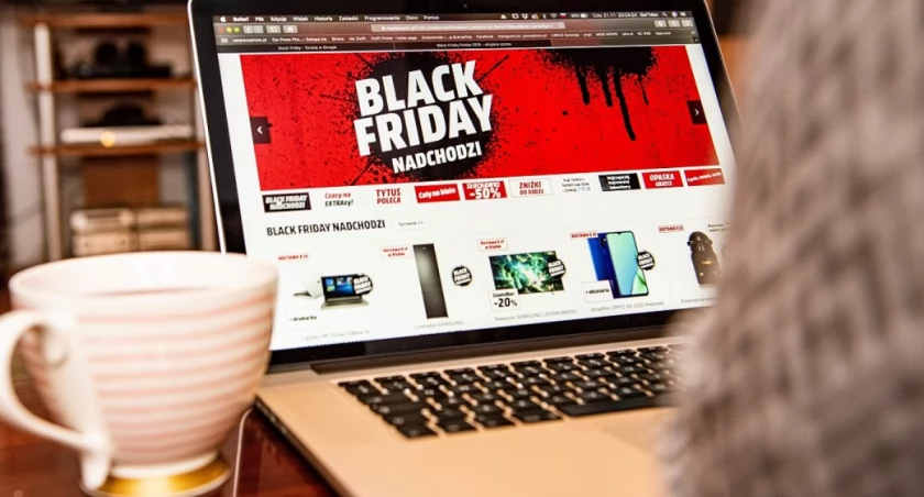 Nastroje przed Black Friday: Polacy oczekują większych rabatów niż w zeszłym roku. Więcej też wydadzą