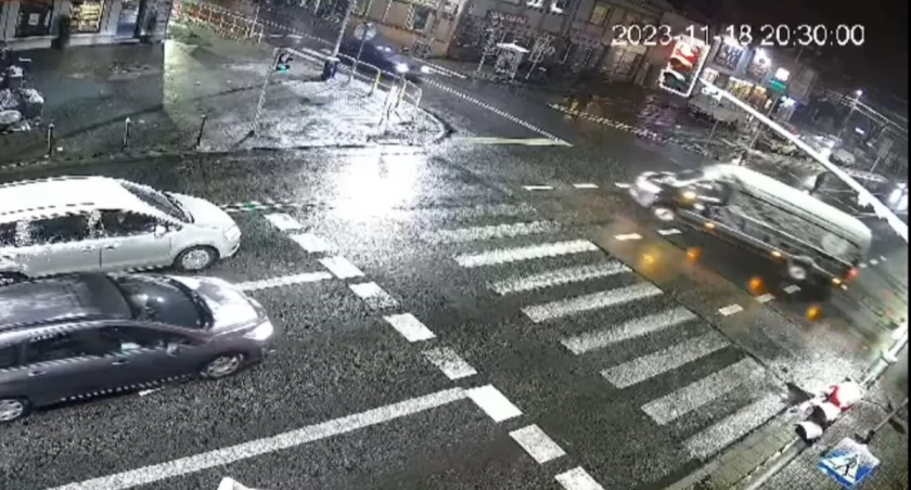 Obydwaj mieli zielone, ale i tak doszło do wypadku. Wszystko nagrała kamera [film]
