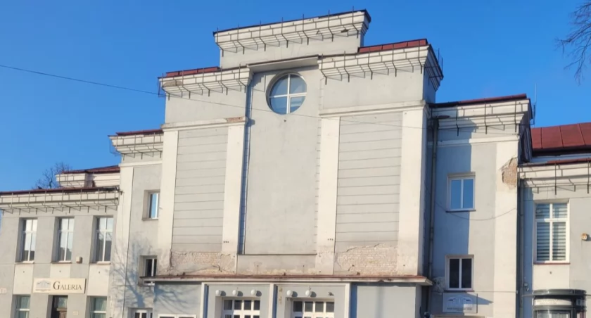 „Konserwator nie wyraził zgody” - mówi burmistrz o remoncie sali kinowej MCKiS. „Z jednej strony dobrze” - dodaje