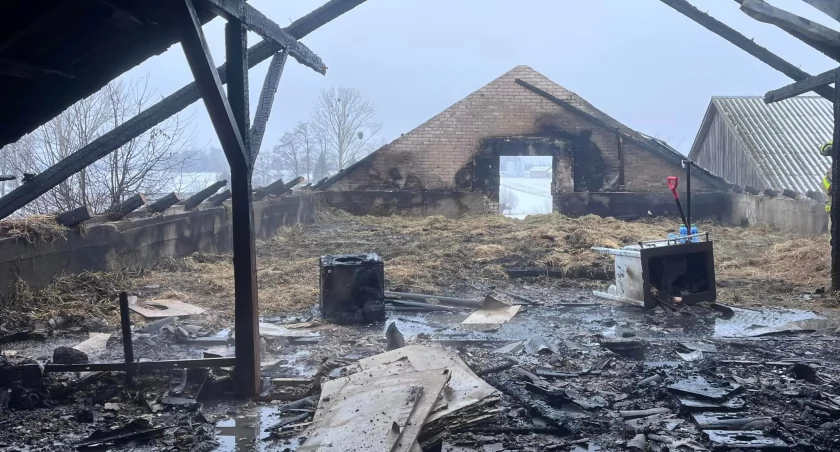 W Mierzęcinie płonął dziś budynek gospodarczy