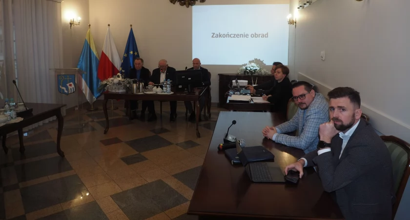 Likwidacja PPUK odwołana, ale na sesji pojawia się pismo z konkurencyjnej firmy