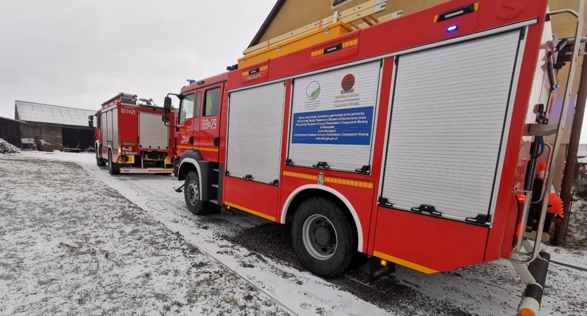 Pożar i zalanie. Działania strażaków z OSP Obryte