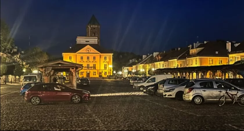 19-letnia pułtuszczanka jechała samochodem kompletnie pijana. Została zatrzymana na rynku