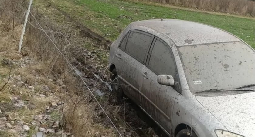 U sąsiadów: zatrzymani po pościgu i ucieczce pieszo. Kierowca i pasażerowie byli pijani