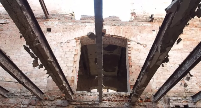 Ponad 140 letni budynek dawnych pułtuskich koszar w remoncie – film