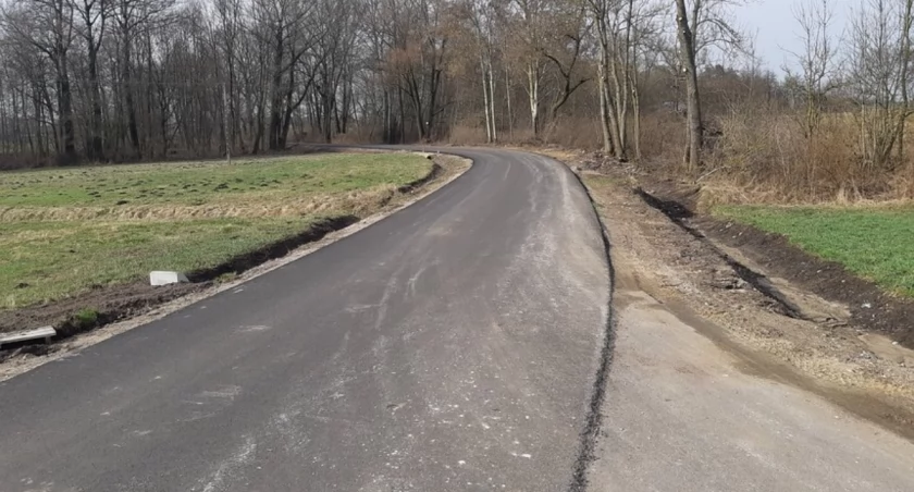 Trwa przebudowa drogi gminnej Poniaty Wielkie - Kamionna