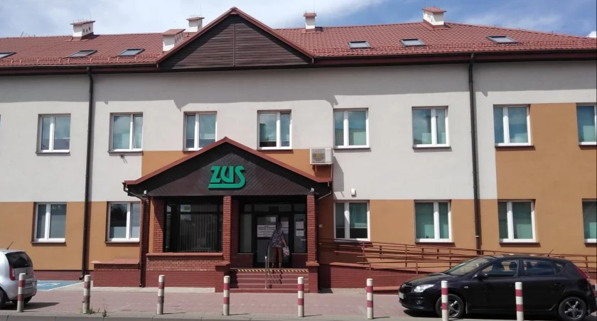 Jak pracuje ZUS 2 maja?