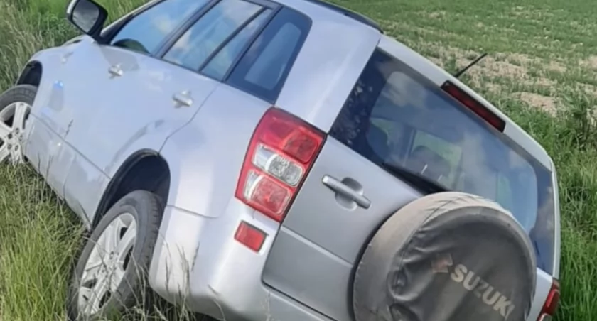 W Chmielewie podchmielony kierowca zakończył jazdę w rowie