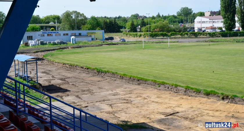 Trwa remont boiska głównego na stadionie miejskim