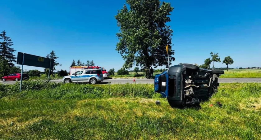 Wypadek w Gładczynie. Dwie osoby zabrane do szpitala