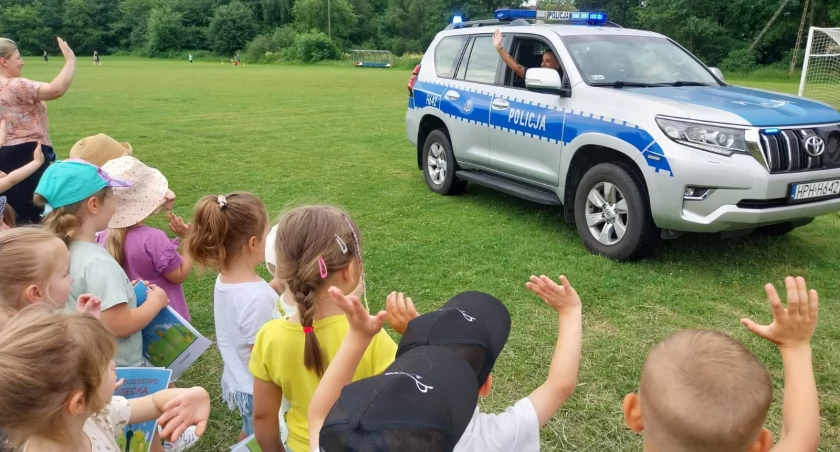 Bezpieczne wakacje z policją