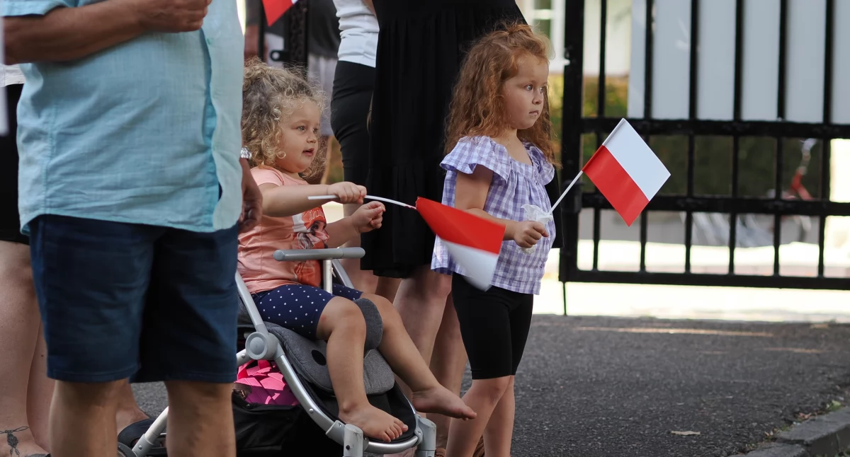 Wspólne śpiewanie piosenek czasu okupacji w pułtuskim amfiteatrze 